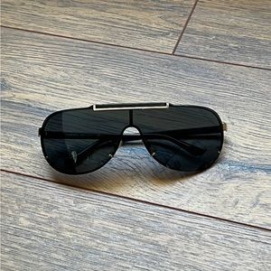 Versace Pilot Aviator Sunglasses Black and Gold Mod 2140